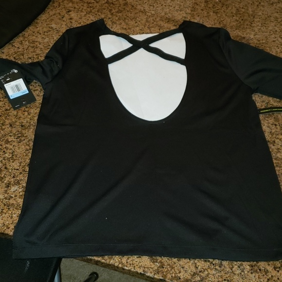 AUTHENTIC NIKE Dry-fit Shirt - Picture 5 of 5